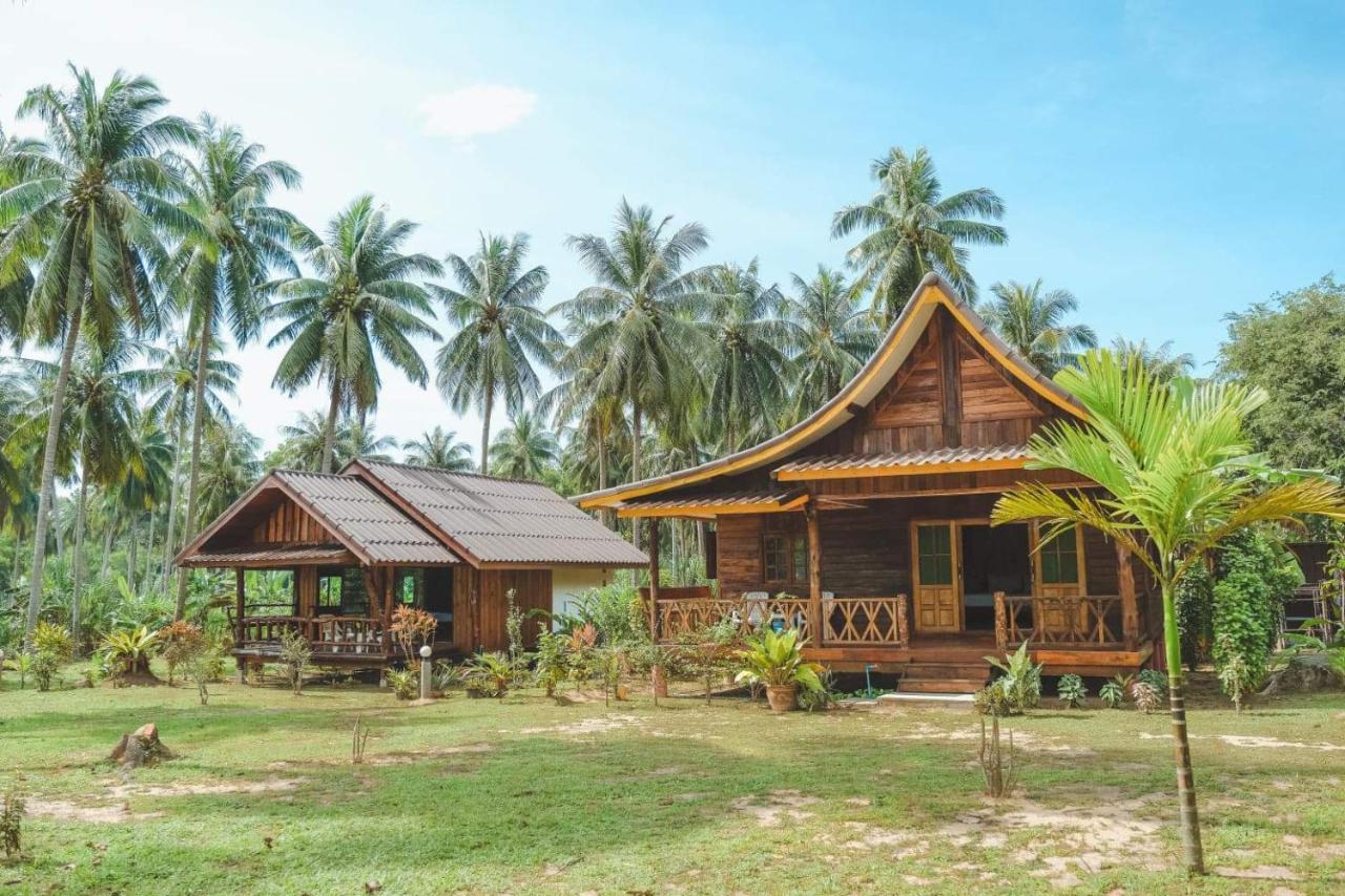 Kohjum Freedom Resort 코 줌 외부 사진