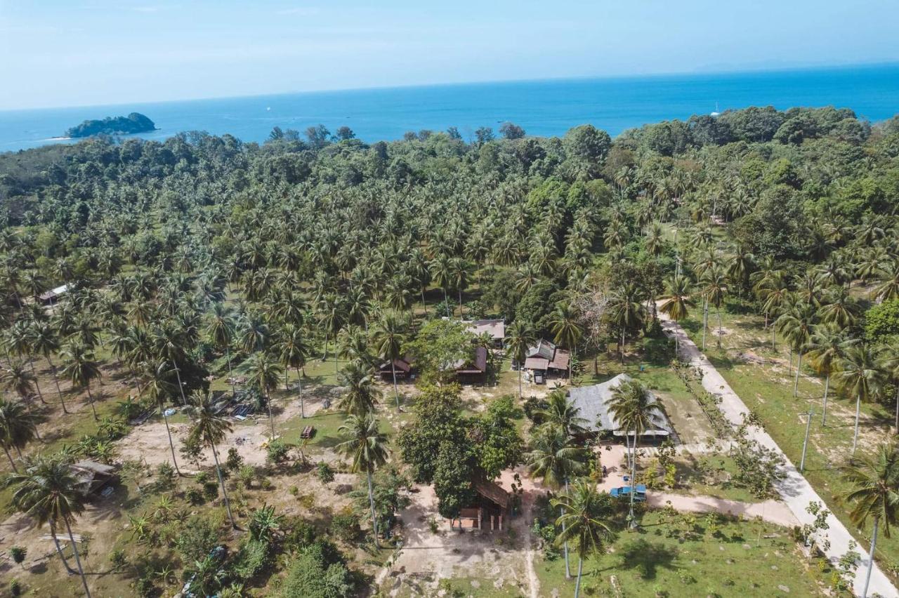 Kohjum Freedom Resort 코 줌 외부 사진